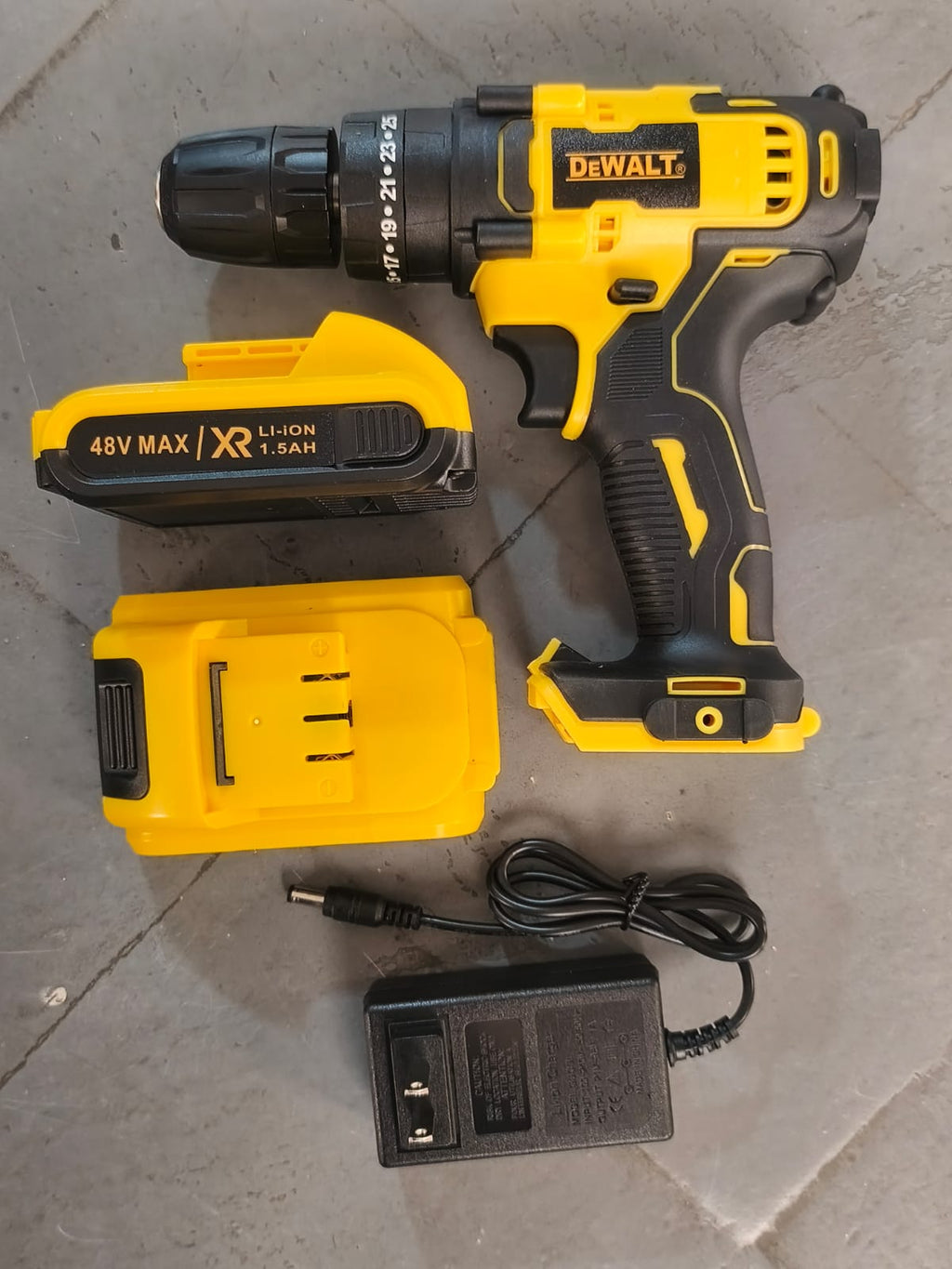 Taladro 48V DEWALT C + KIT DE 38 HERRAMIENTAS