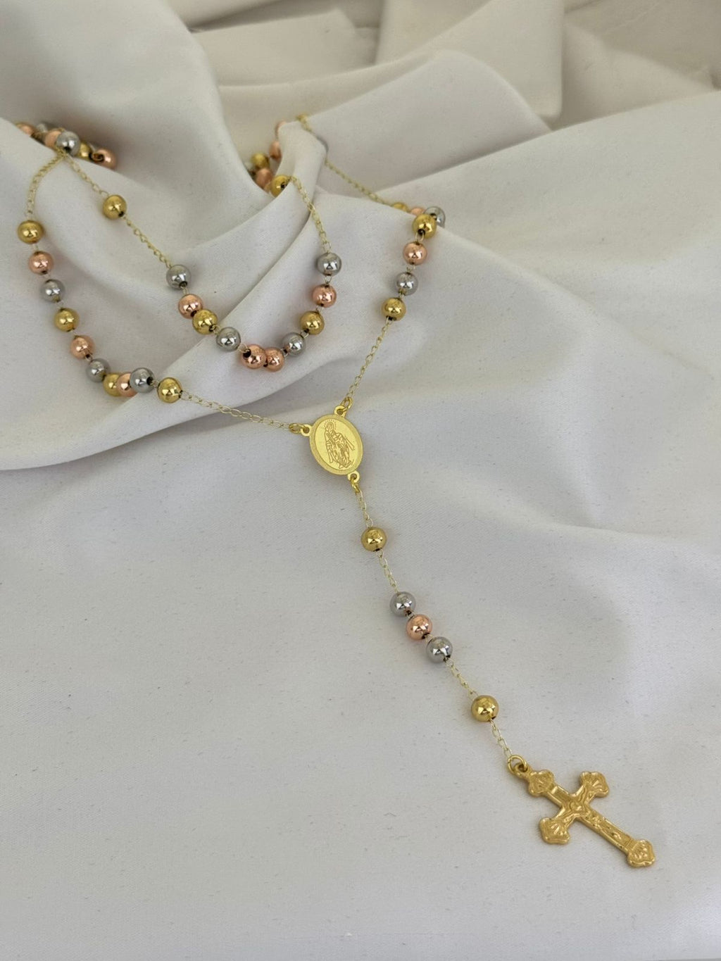 CAMÁNDULA VIRGEN MILAGROSA EN ORO LAMINADO 18K – 3 OROS