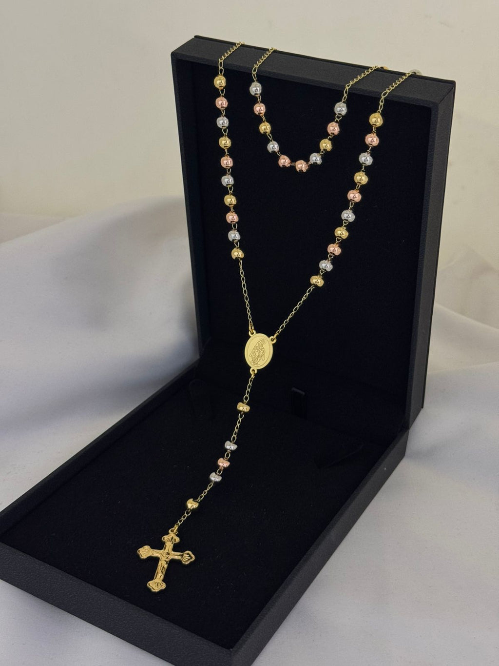 CAMÁNDULA VIRGEN MILAGROSA EN ORO LAMINADO 18K – 3 OROS